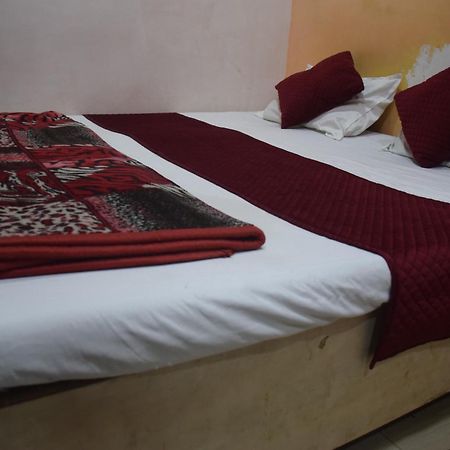 Hotel Thakur Ji Бхопал Экстерьер фото