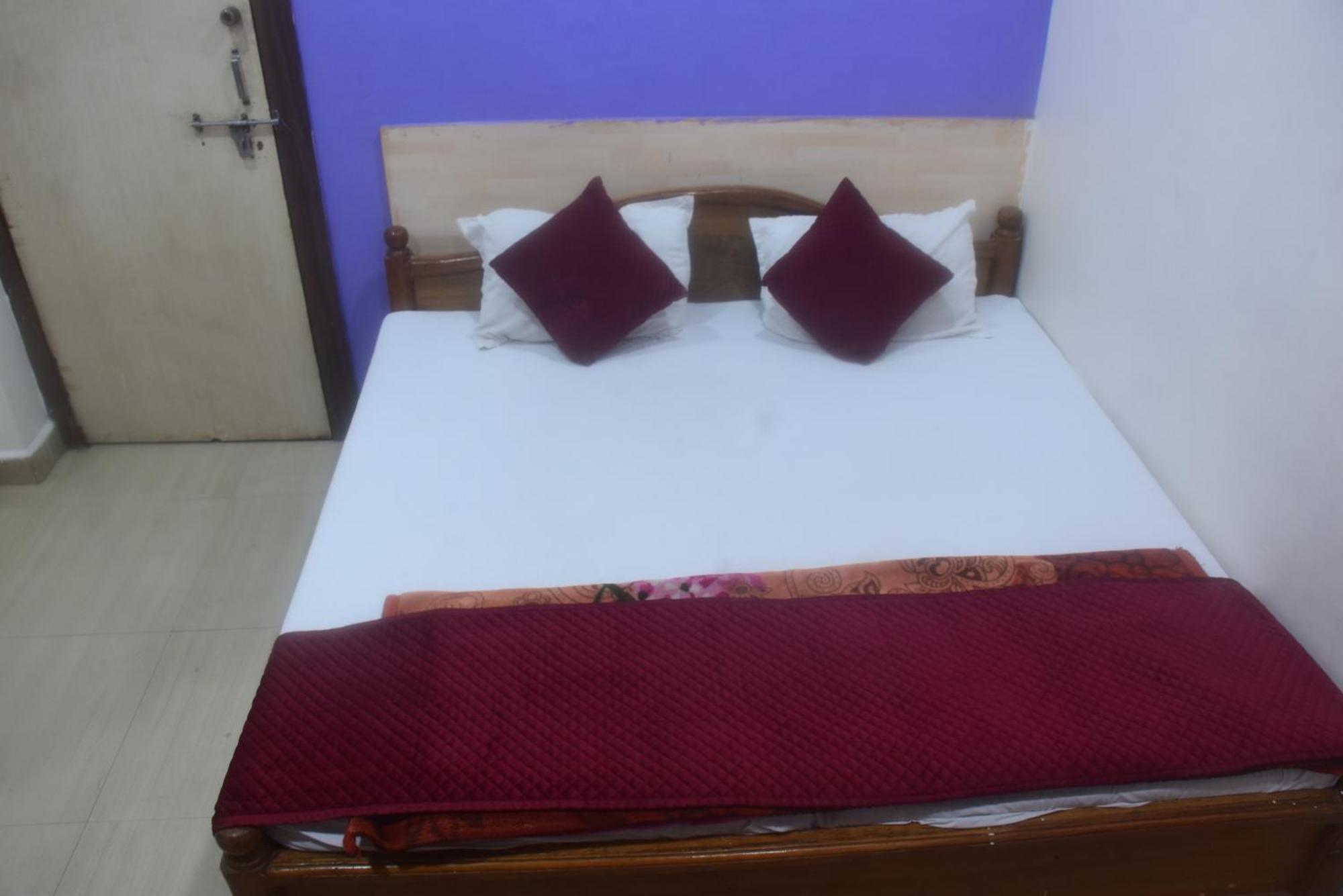 Hotel Thakur Ji Бхопал Экстерьер фото
