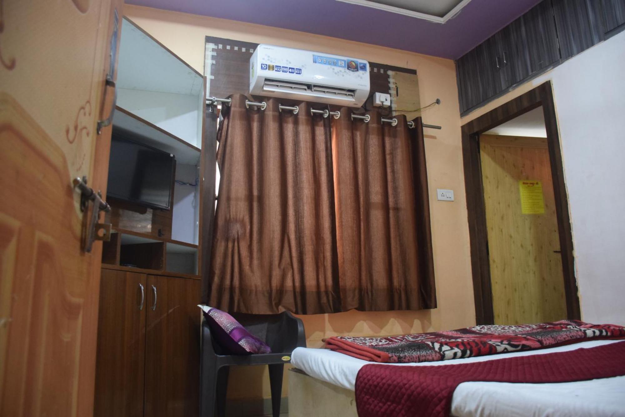 Hotel Thakur Ji Бхопал Экстерьер фото