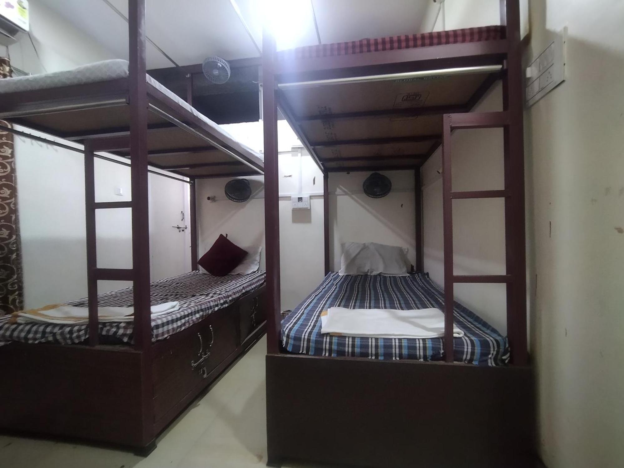 Hotel Thakur Ji Бхопал Экстерьер фото