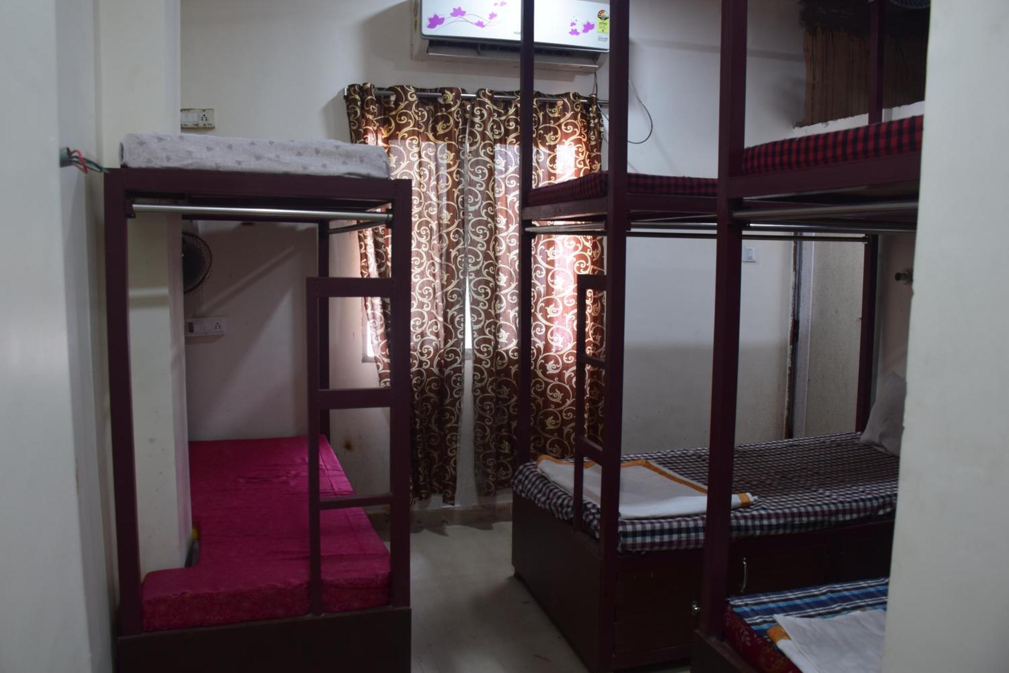 Hotel Thakur Ji Бхопал Экстерьер фото
